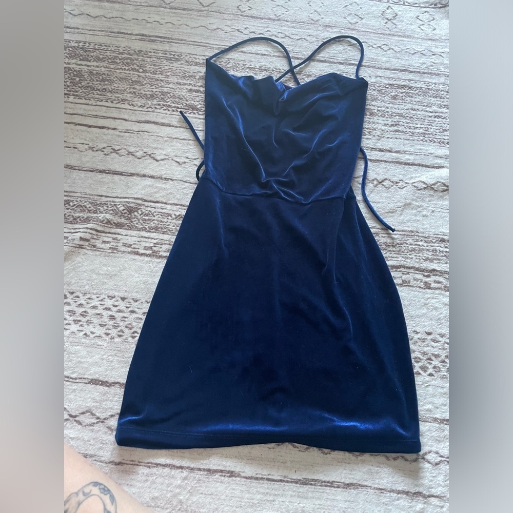 Lucy in the Sky cowl neck velvet dress in royal Blue size L cocktail - Picture 4 of 8
